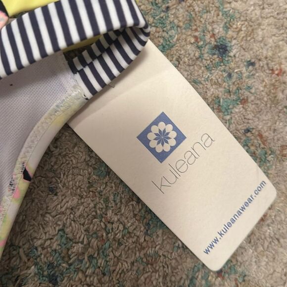 NWT Kuleana Women's Top & Bottom Two Piece Set Size Small - Picture 3 of 5